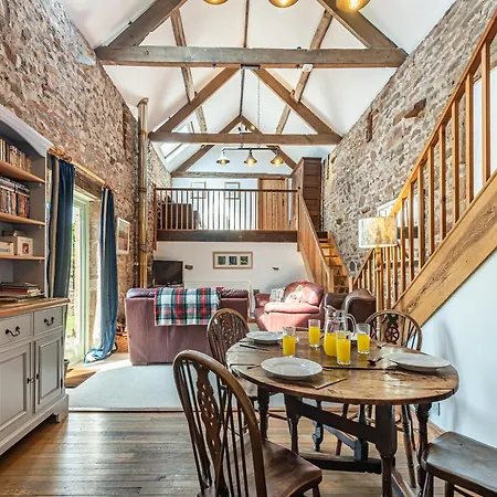 Holiday home Haytongate Barn *